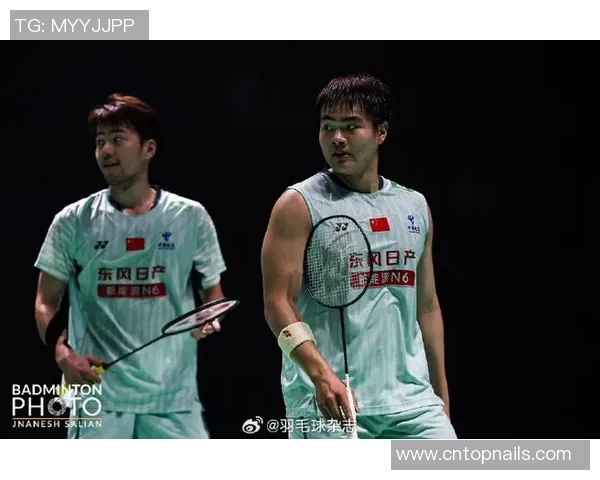 全锦赛冠军揭晓 羽毛球赛场新王诞生精彩瞬间回顾